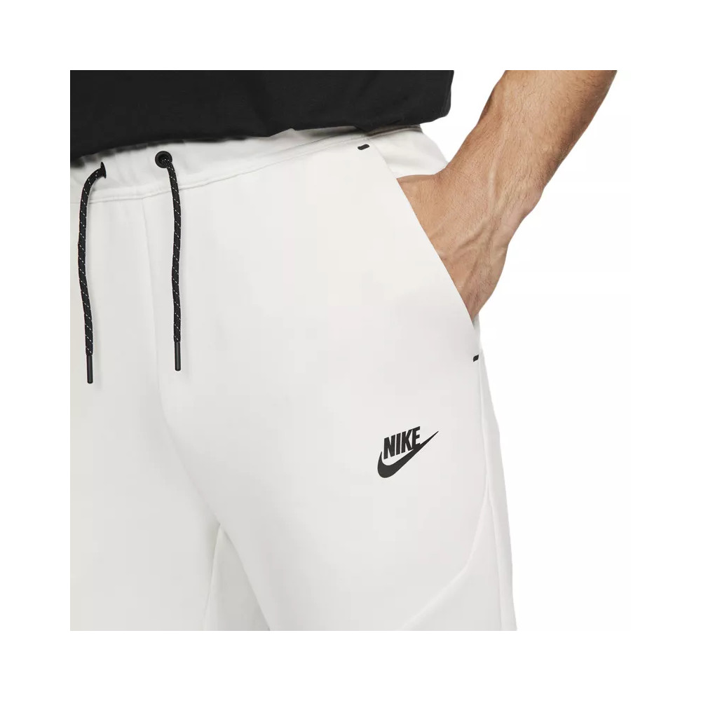 Nike Pantalon de survêtement Nike TECH FLEECE